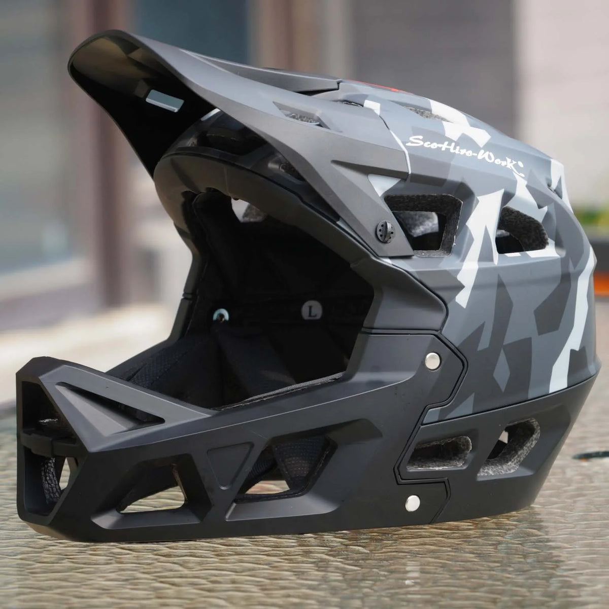 MTB Full Face Helmet Downhill Outdoors Sports Motocross Racing Bicycle Helmet For Men Ultralight Mountain Bike Safety Helmet